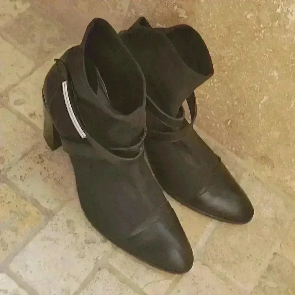 Short autumn boots size european 39